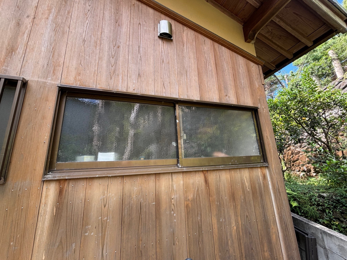 有田トーヨー住器の浴室リフォームと共に窓も補助金活用して快適リフォーム!の施工前の写真1