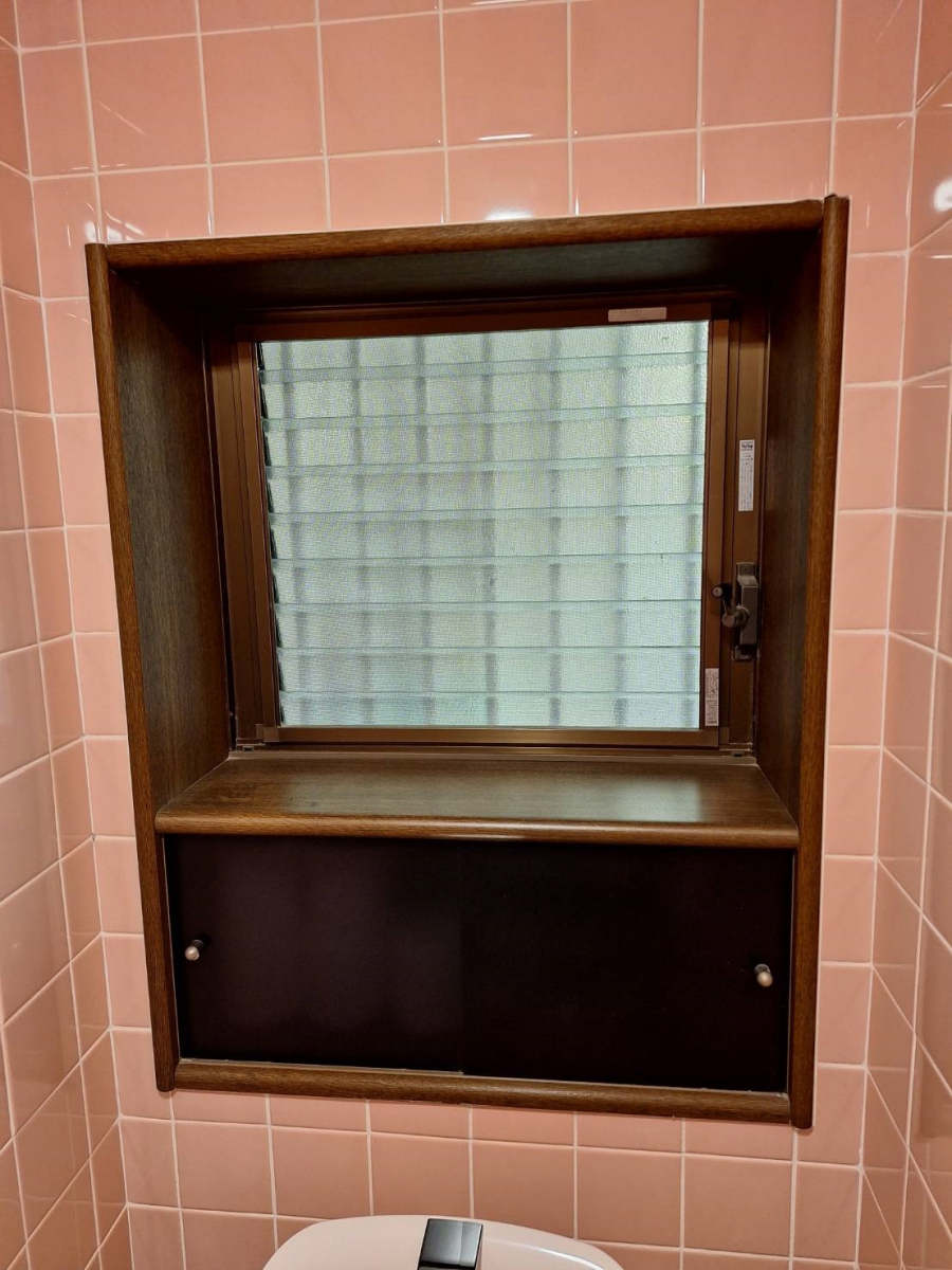 有田トーヨー住器のトイレの時間を快適に!内窓インプラス工事!の施工前の写真1