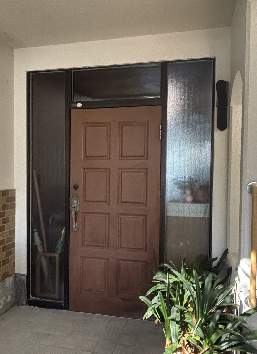 有田トーヨー住器の【玄関】ドアを引戸に交換リフォーム！！の施工前の写真1