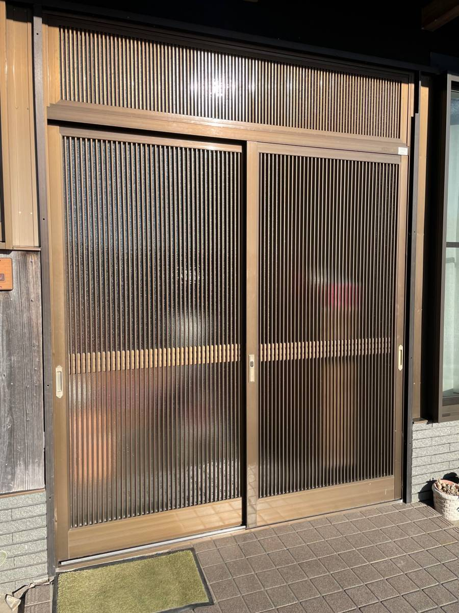 有田トーヨー住器の玄関引戸交換工事の施工前の写真1