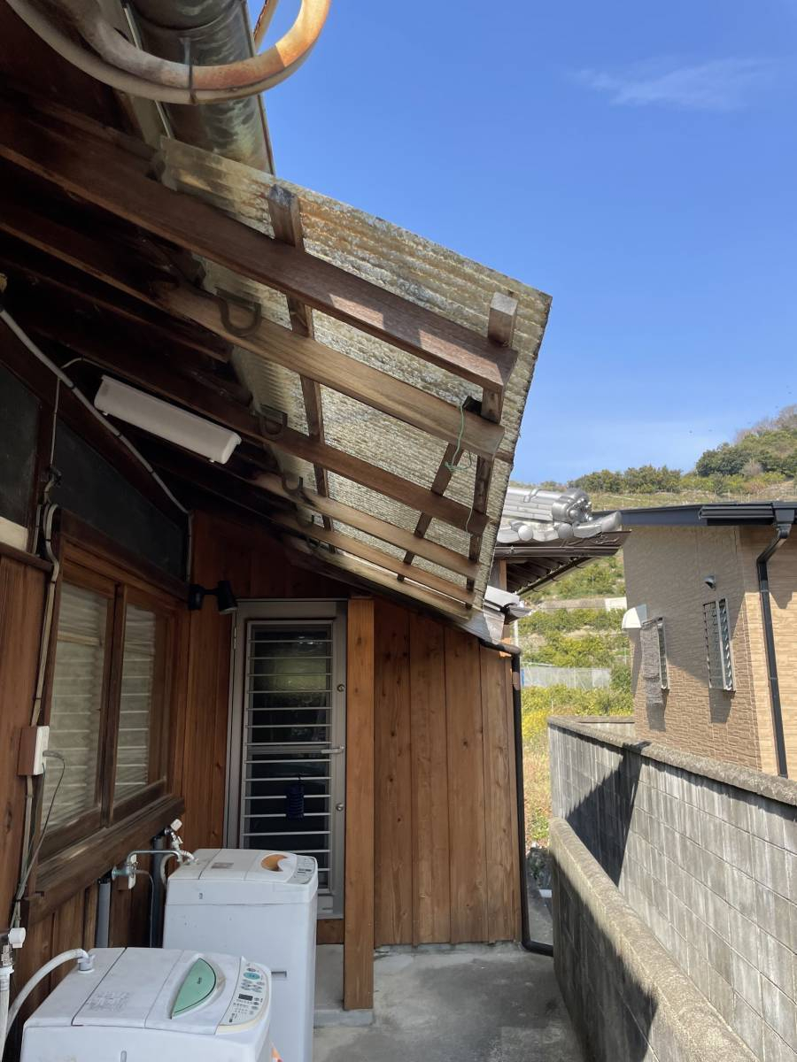 有田トーヨー住器のアルミテラス取付工事の施工前の写真1