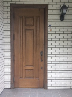 新堀建材トーヨー住器のリシェント玄関ドア工事の施工前の写真1