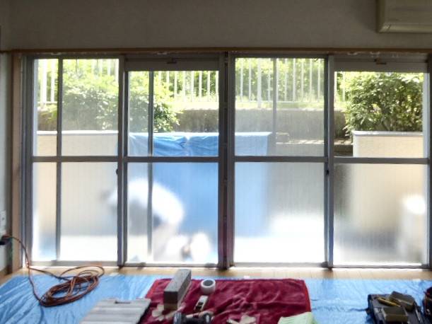 東京石原トーヨー住器の窓リノベでインプラス取付 ４枚建ての施工前の写真1