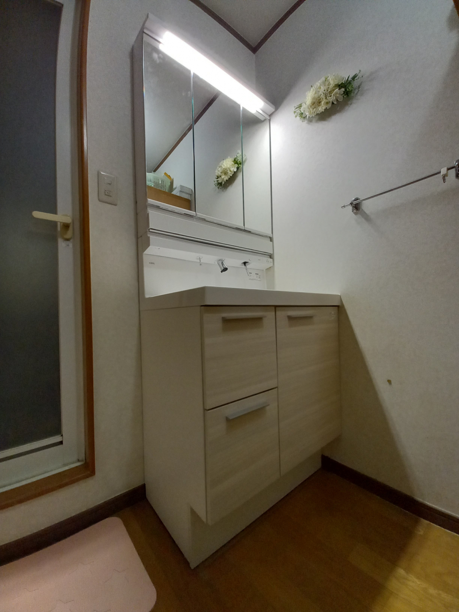 東京石原トーヨー住器の洗面化粧台　クレヴィの施工後の写真1