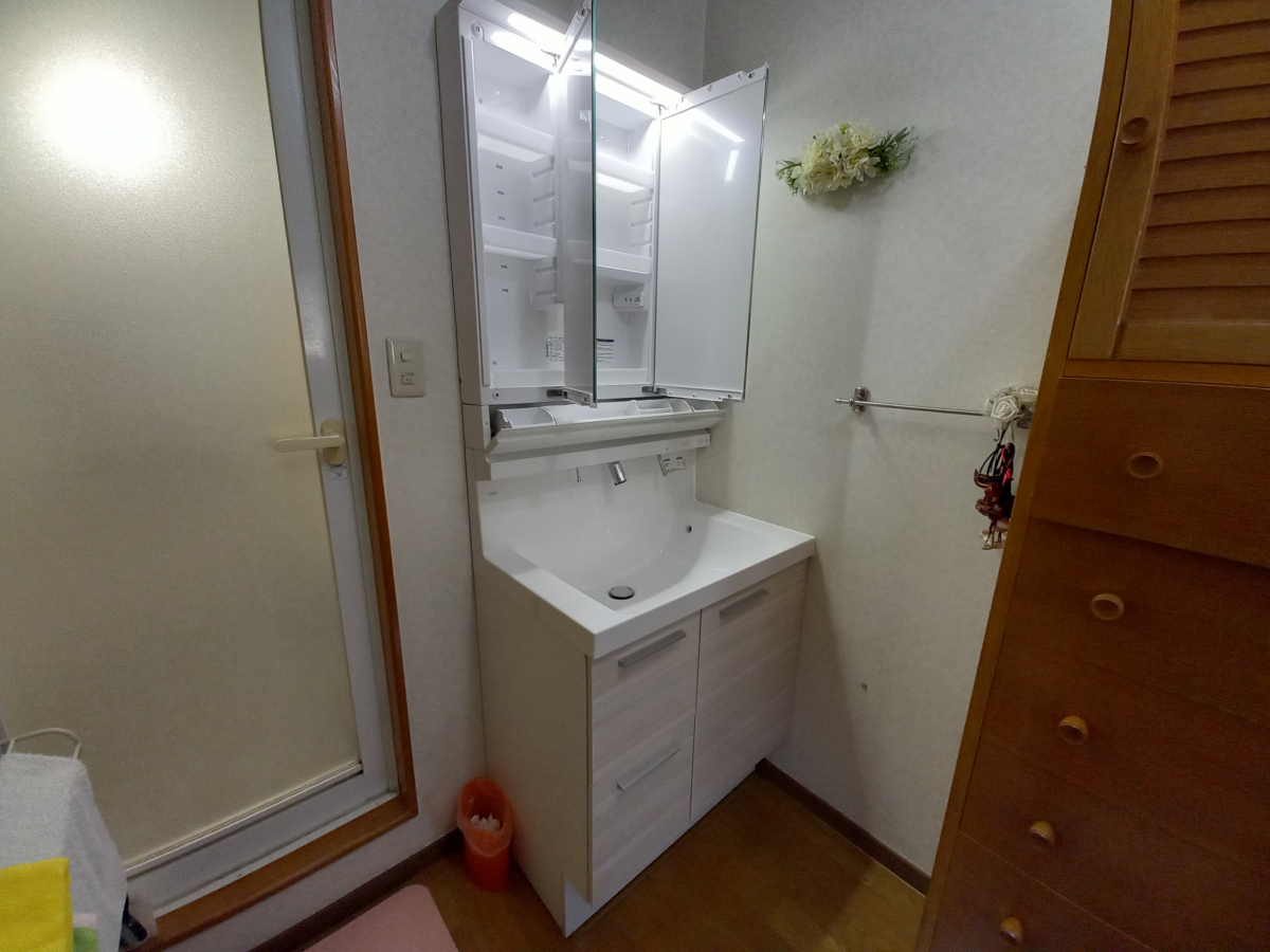 東京石原トーヨー住器の洗面化粧台　クレヴィの施工後の写真2