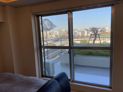 東京石原トーヨー住器の夏の日差しが強いので、ガラスはLow-Eグリーンの施工前の写真2