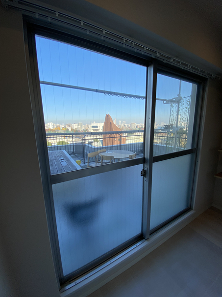 東京石原トーヨー住器の夏の日差しが強いので、ガラスはLow-Eグリーンの施工前の写真3