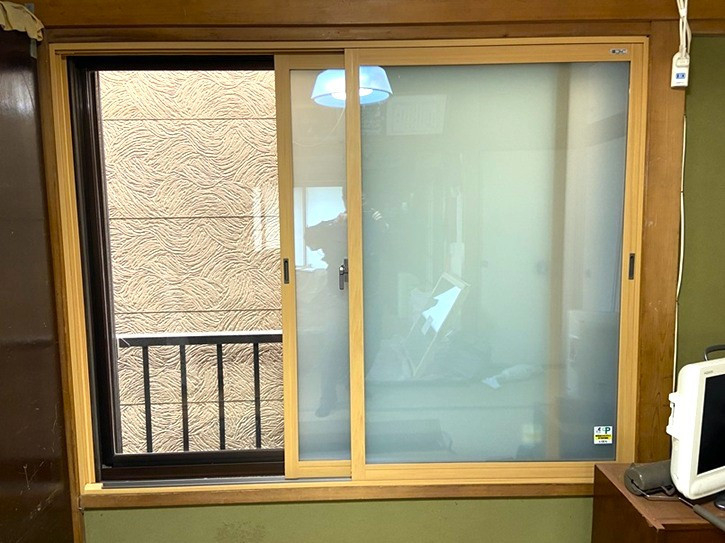 東京石原トーヨー住器のインプラス　安全合わせ複層ガラス 乳白色の施工後の写真2