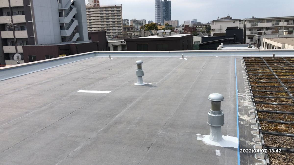 東京石原トーヨー住器の屋上防水工事の施工前の写真1