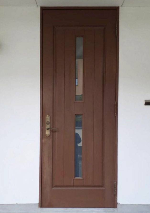 大平トーヨー住器の玄関ドアが生まれ変わりました！！の施工前の写真1