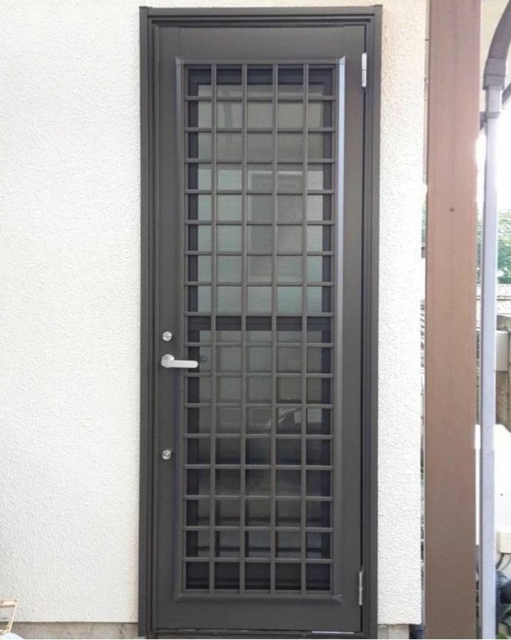 大平トーヨー住器の【勝手口ドア】採風タイプのドアに交換しました！の施工後の写真1