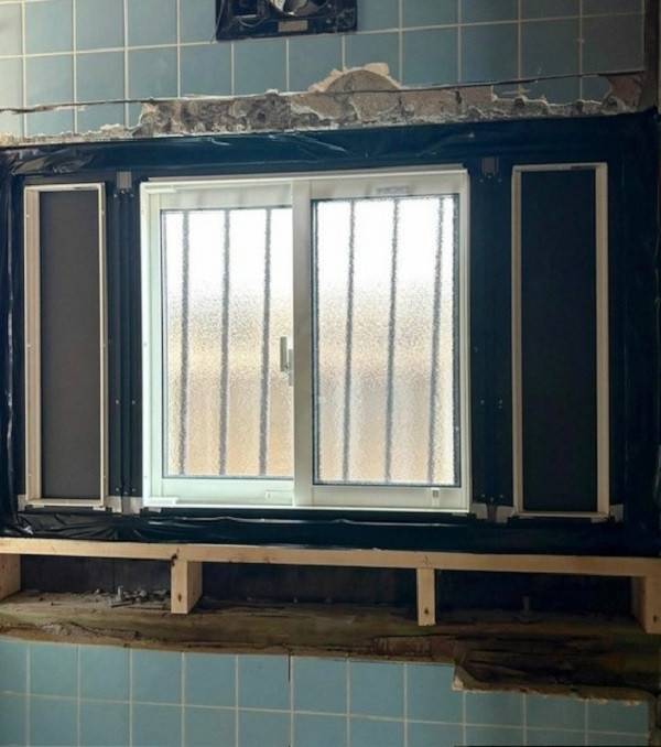 大平トーヨー住器の【浴室窓】カバー工法で快適なバスルーム♪の施工後の写真2