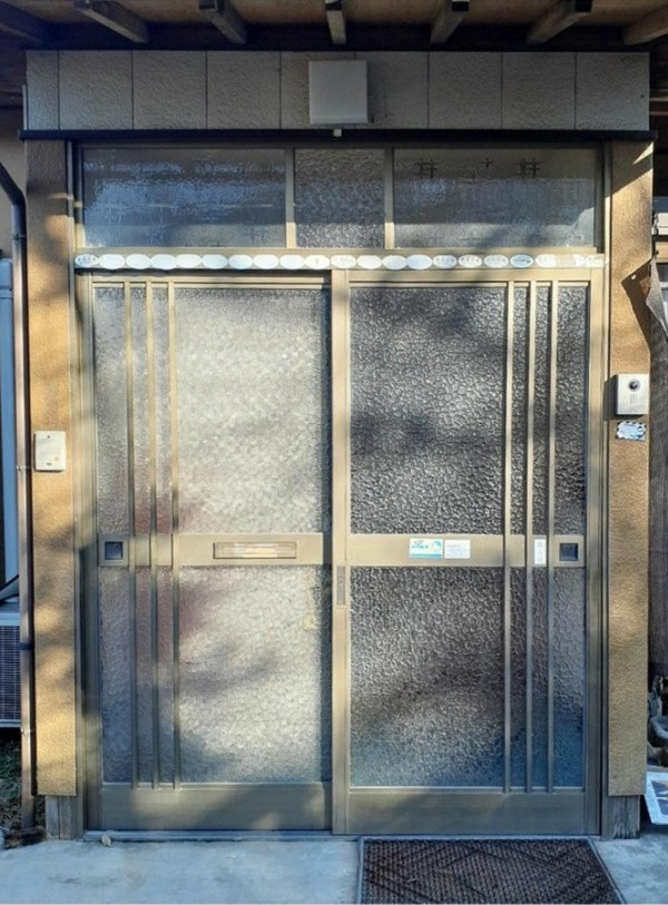 大平トーヨー住器の【小山市】玄関引戸がとても便利になりました！の施工前の写真1