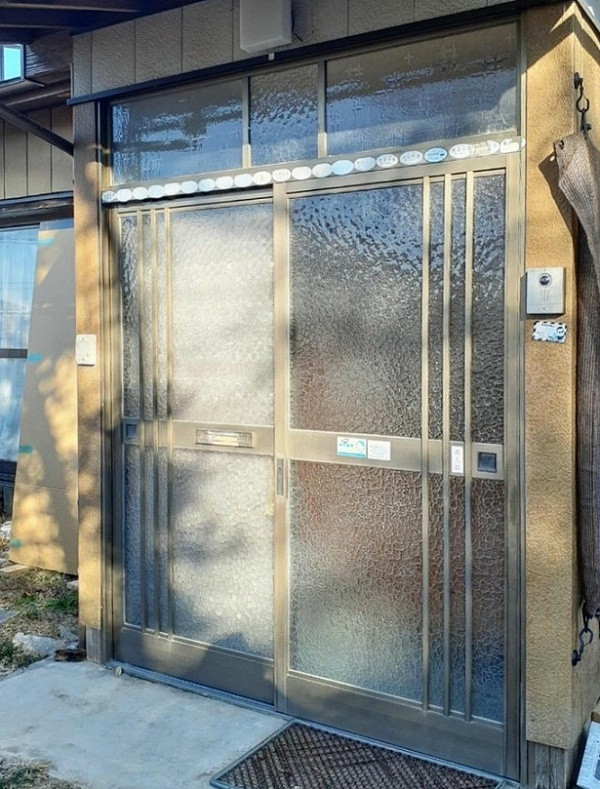 大平トーヨー住器の【小山市】玄関引戸がとても便利になりました！の施工前の写真2