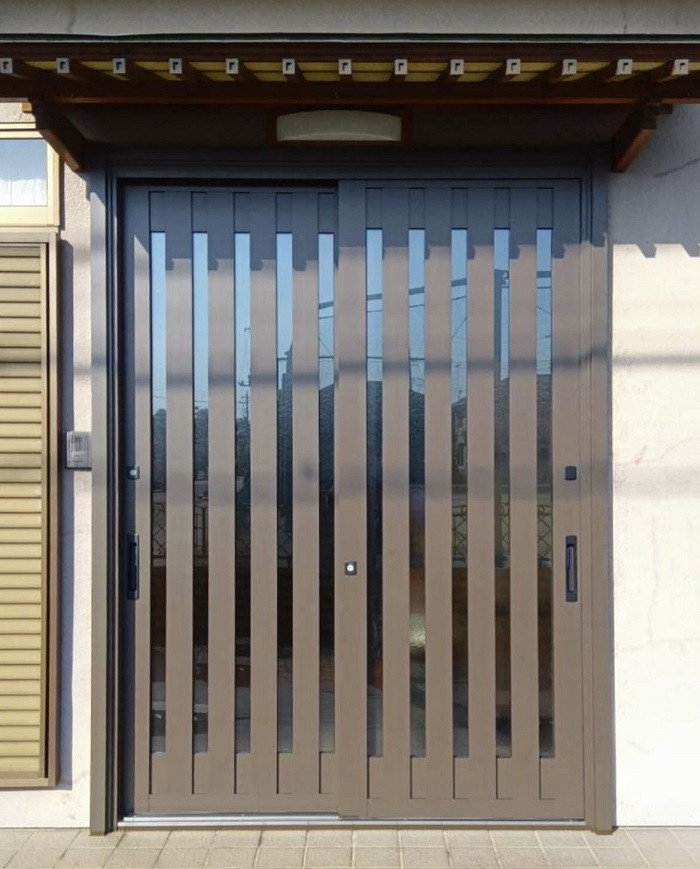 大平トーヨー住器の【足利市】1日で新しい玄関引戸に交換できますの施工後の写真1