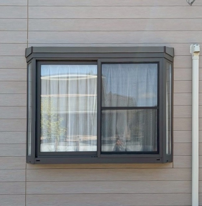 大平トーヨー住器の【小山市】防犯・台風対策に後付シャッター、面格子工事の施工前の写真2