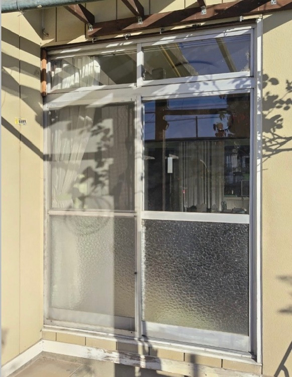 大平トーヨー住器の【小山市】窓をまるごと取り替えリフォーム！の施工前の写真1