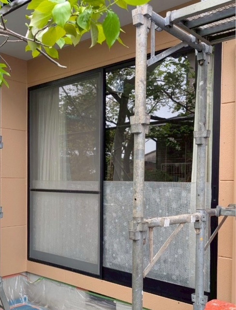 大平トーヨー住器の【佐野市】簡単リフォーム<後付けシャッター>の施工前の写真1