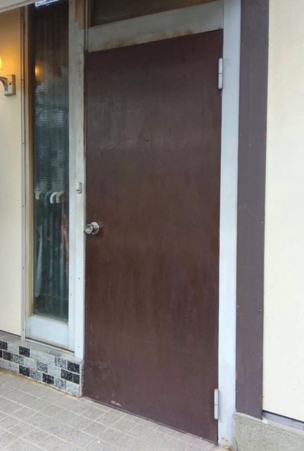 大平トーヨー住器の【足利市】簡単リフォーム＜リシェント玄関ドア＞の施工前の写真2