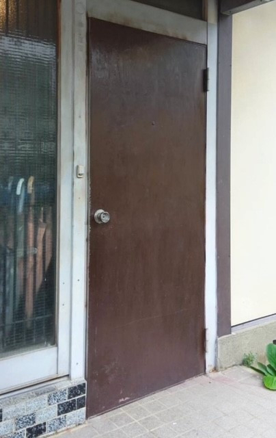 大平トーヨー住器の【足利市】簡単リフォーム＜リシェント玄関ドア＞の施工前の写真3