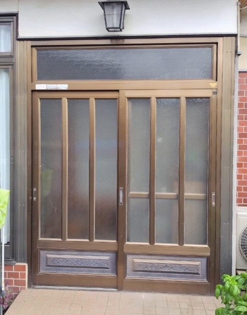 大平トーヨー住器の【足利市】簡単リフォーム<リシェント玄関引戸>の施工前の写真1