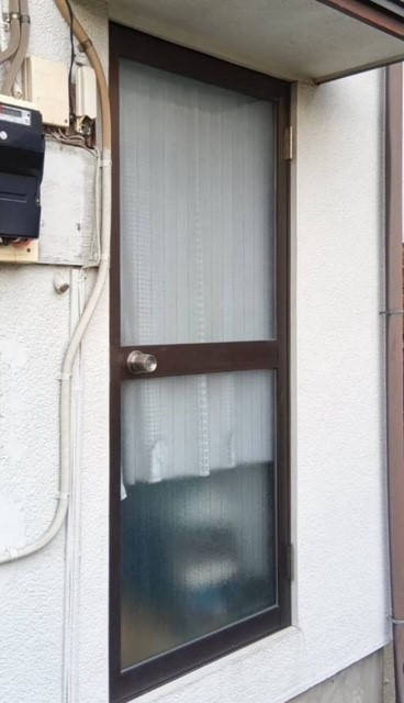 大平トーヨー住器の【小山市】簡単リフォーム<リシェント勝手口ドア>の施工前の写真1