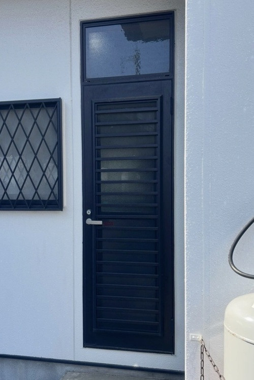 大平トーヨー住器の【佐野市】簡単リフォーム＜リシェント勝手口ドア＞の施工前の写真2