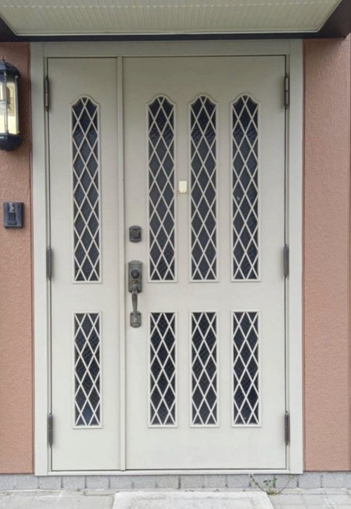 大平トーヨー住器の【小山市】簡単リフォーム＜リシェント玄関ドア＞の施工前の写真1