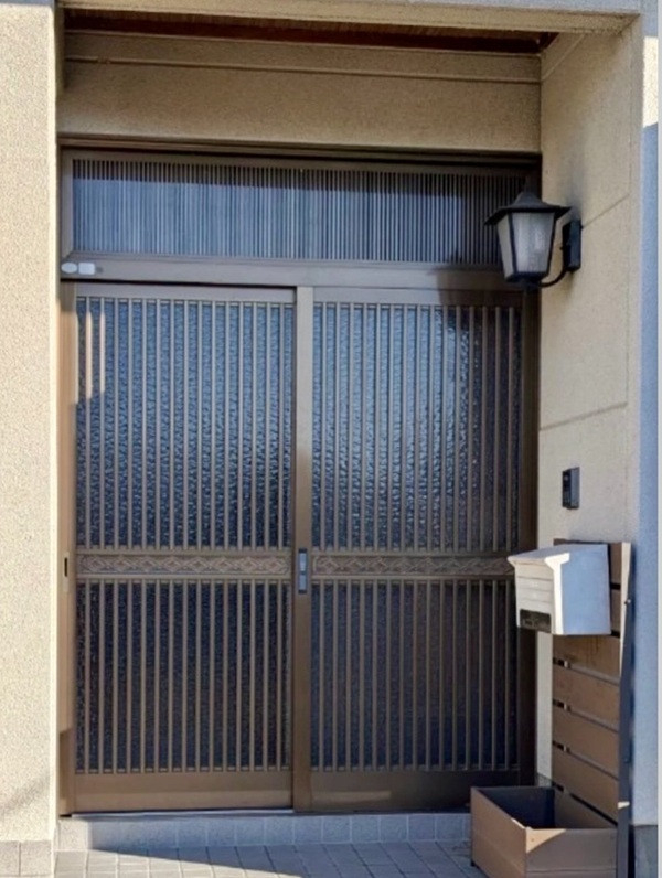 大平トーヨー住器の【佐野市】簡単リフォーム＜リシェント玄関引戸＞の施工前の写真1