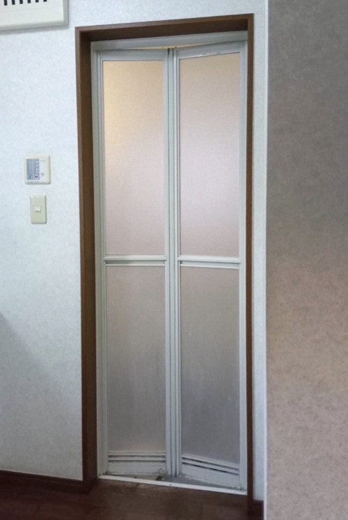 大平トーヨー住器の【栃木市】簡単リフォーム＜リシェント浴室折戸＞の施工前の写真1