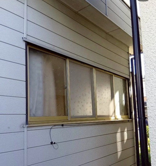 大平トーヨー住器の【佐野市】簡単リフォーム＜アルミ面格子＞の施工前の写真1