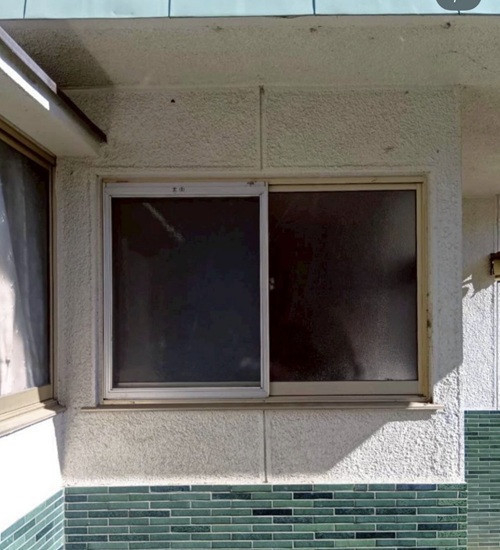 大平トーヨー住器の【佐野市】簡単リフォーム＜アルミ面格子＞の施工前の写真2