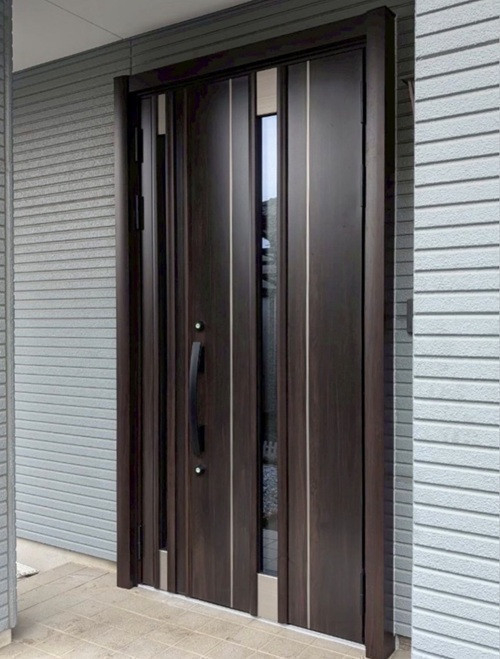 大平トーヨー住器の【栃木市】簡単リフォーム＜リシェント玄関ドア＞の施工後の写真2