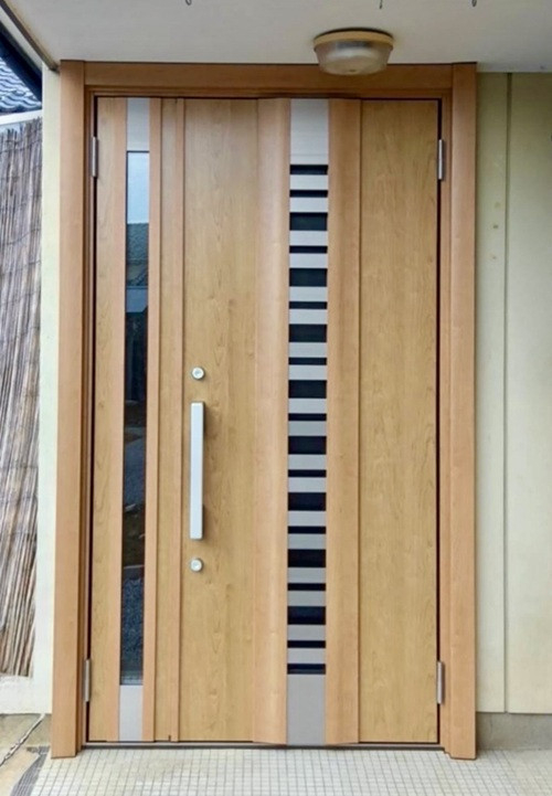 大平トーヨー住器の【栃木市】簡単リフォーム＜リシェント玄関ドア＞の施工後の写真1