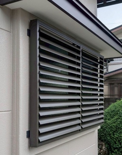 大平トーヨー住器の【佐野市】簡単リフォーム＜目隠し可動ルーバー＞の施工後の写真2