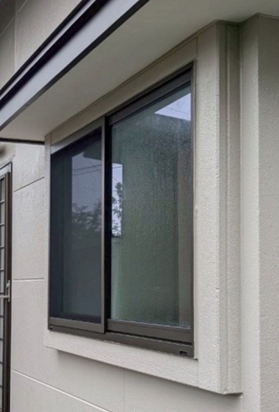 大平トーヨー住器の【佐野市】簡単リフォーム＜目隠し可動ルーバー＞の施工前の写真3