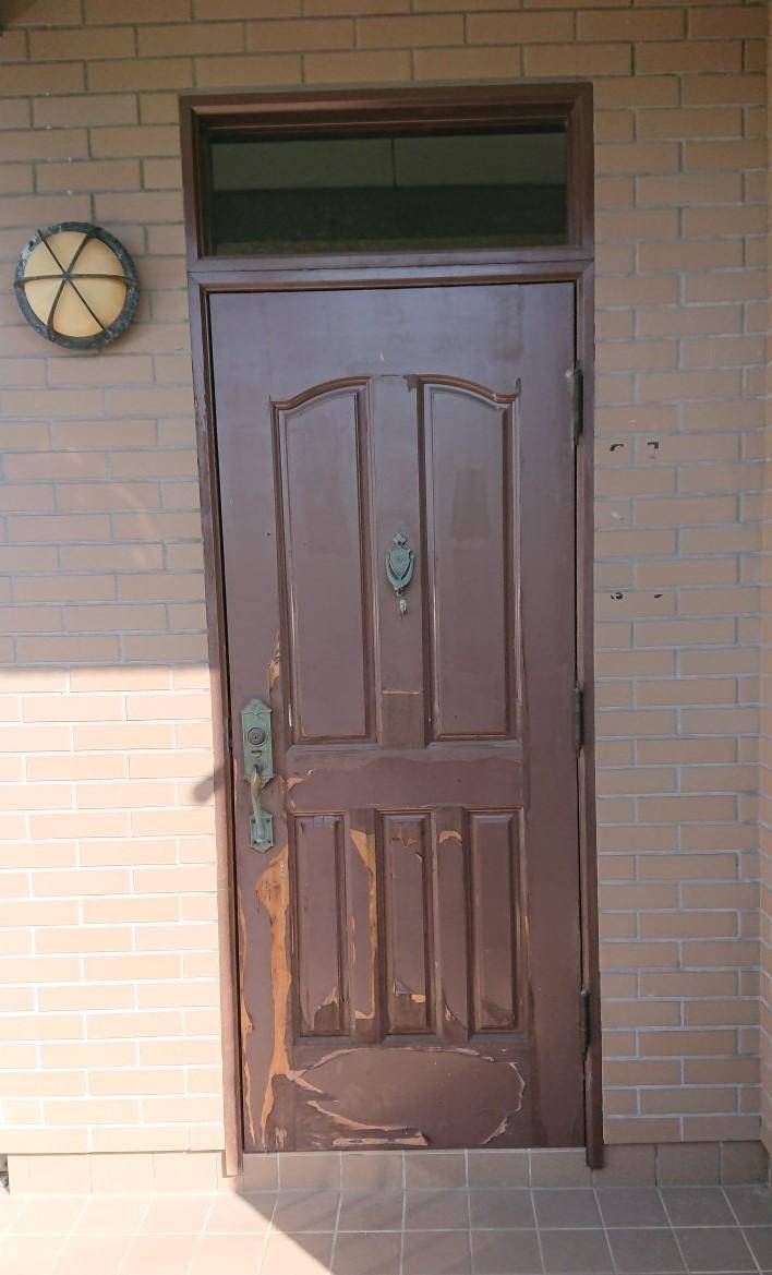 大平トーヨー住器の【玄関ドアリフォーム】玄関が生まれ変わりました！！の施工前の写真1