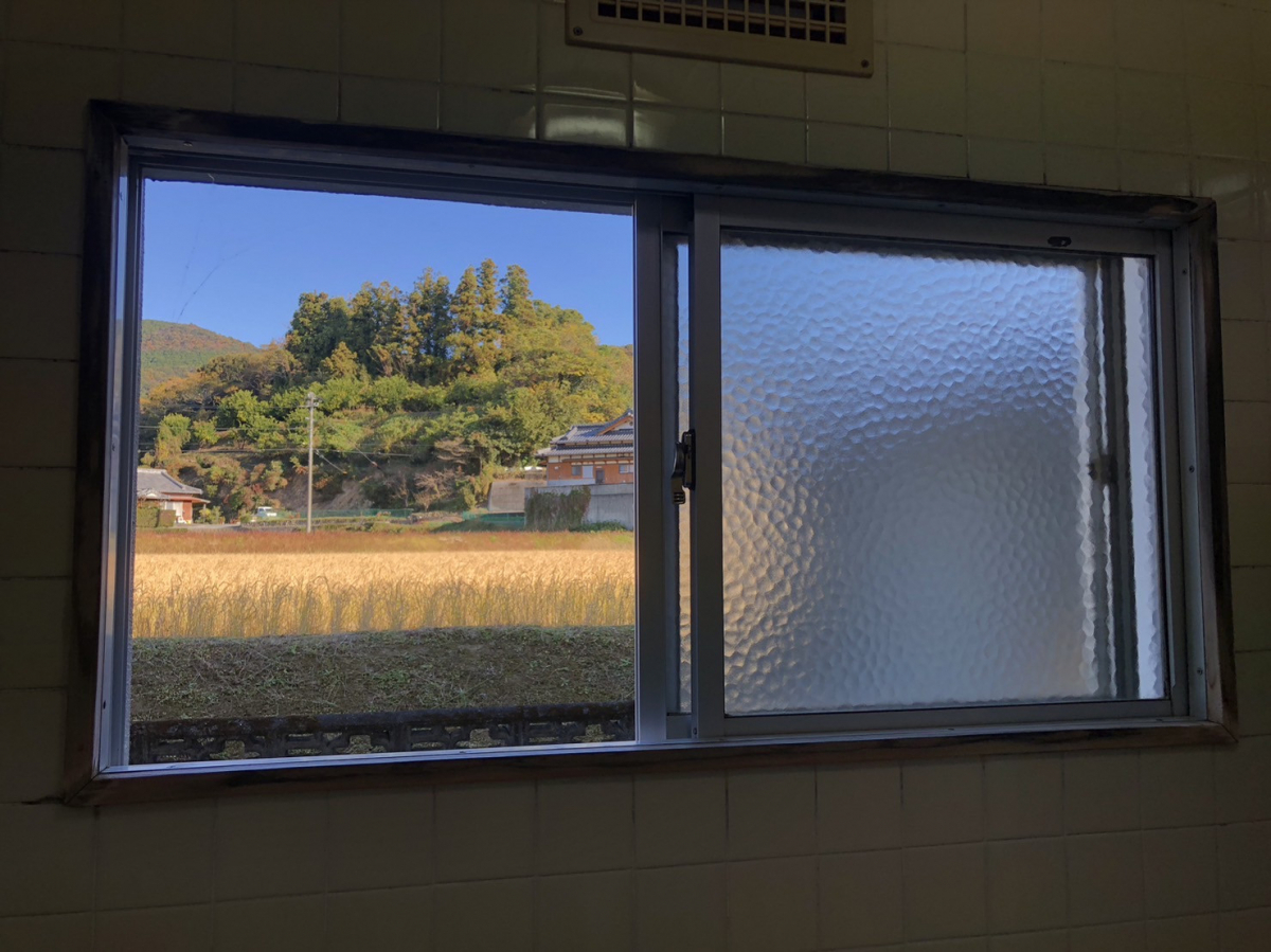 松本トーヨー住器の愛南町　内窓インプラス取付の施工前の写真1