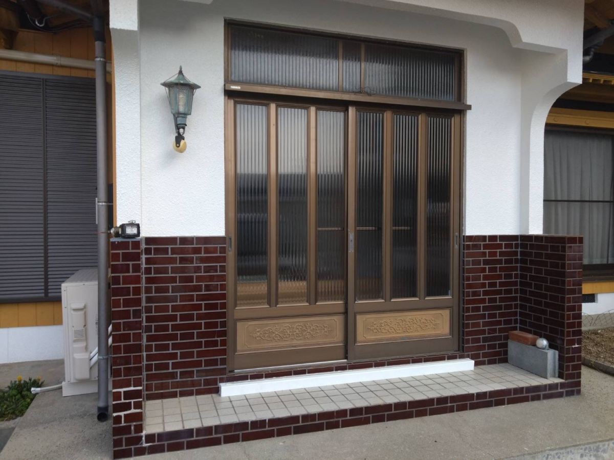 松本トーヨー住器の愛南町　玄関リフォームの施工前の写真1