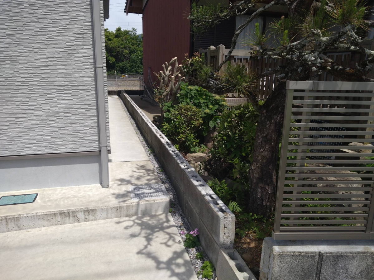 松本トーヨー住器の愛南町 フェンス工事の施工前の写真1