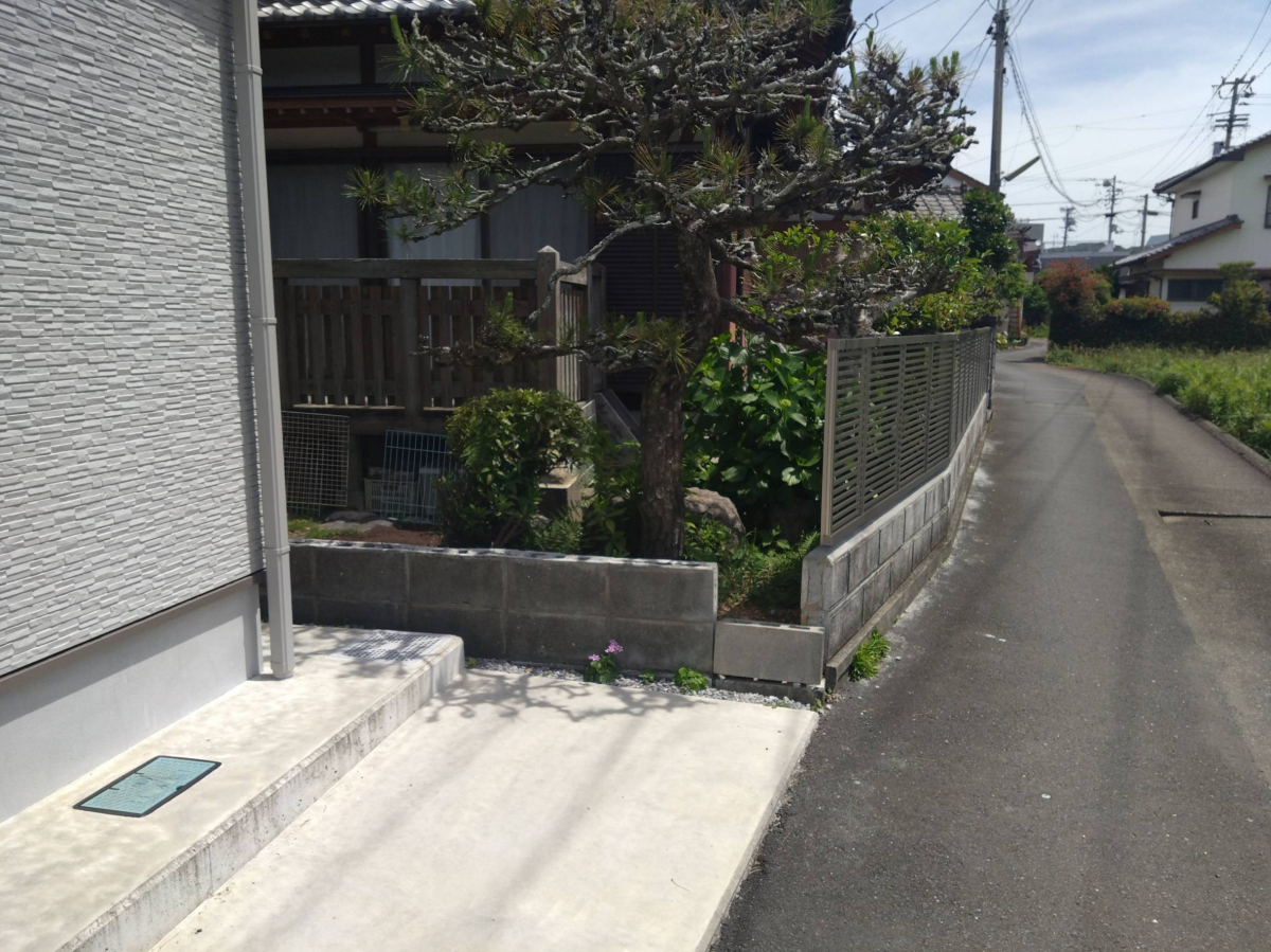 松本トーヨー住器の愛南町 フェンス工事の施工前の写真2