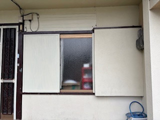 松本トーヨー住器の愛南町 窓リフォーム 補助金活用の施工前の写真2