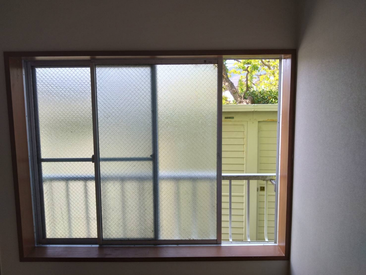 松本トーヨー住器の愛南町 内窓インプラス取付 補助金活用の施工前の写真1