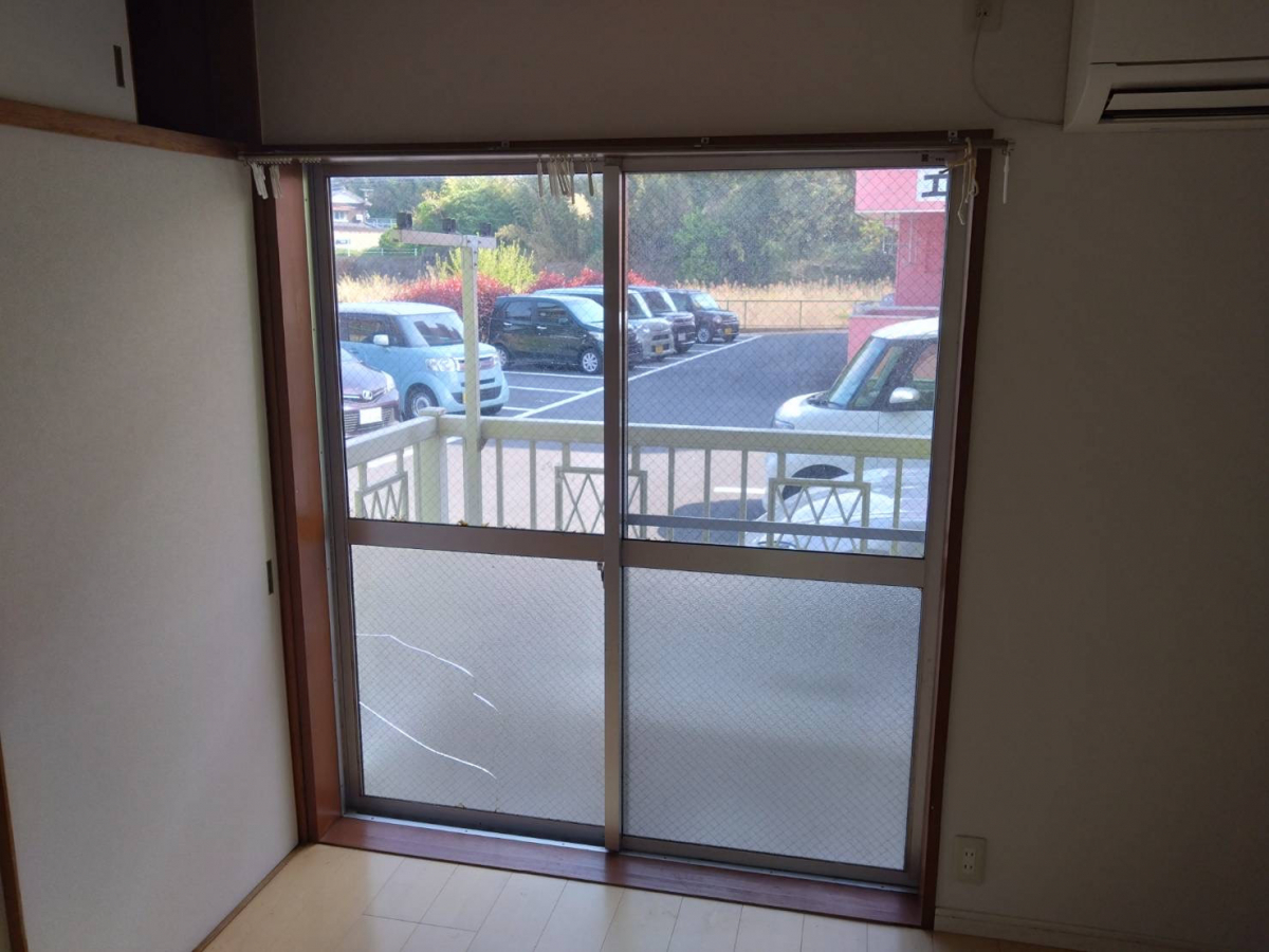 松本トーヨー住器の愛南町 内窓インプラス取付 補助金活用の施工前の写真2