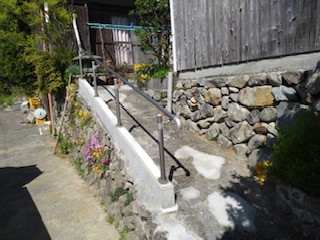 松本トーヨー住器の愛南町 アルミ手摺取付の施工後の写真1