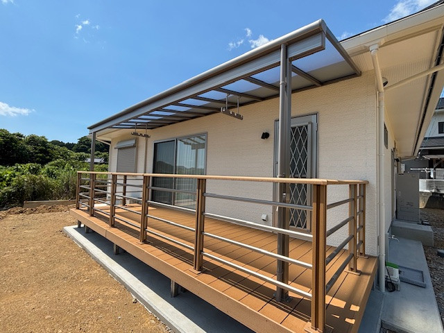 松本トーヨー住器の愛南町、テラス＋ウッドデッキ工事の施工後の写真1