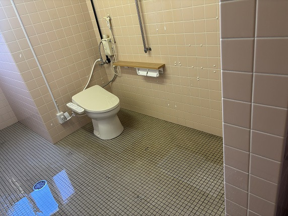 松本トーヨー住器の集会所、トイレリフォームの施工後の写真1