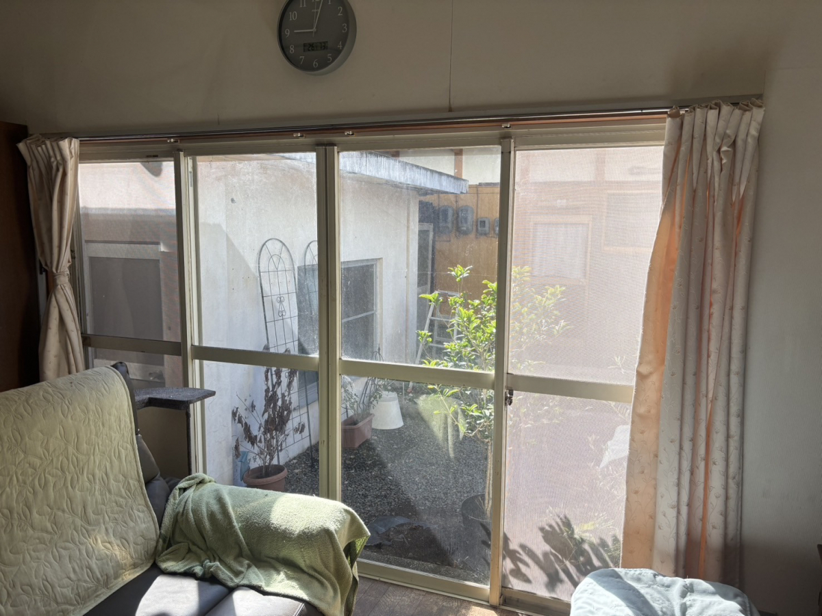 松本トーヨー住器の愛南町、窓リフォーム、補助金活用、内窓の施工前の写真1