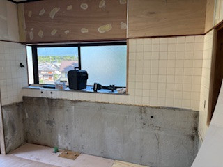 松本トーヨー住器の愛南町、キッチンリフォーム、補助金活用の施工前の写真2