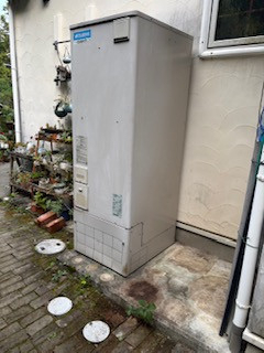 松本トーヨー住器の愛南町、給湯器取替工事,補助金活用の施工前の写真1